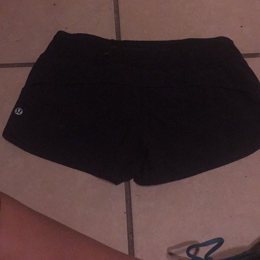 Lululemon shorts size 4